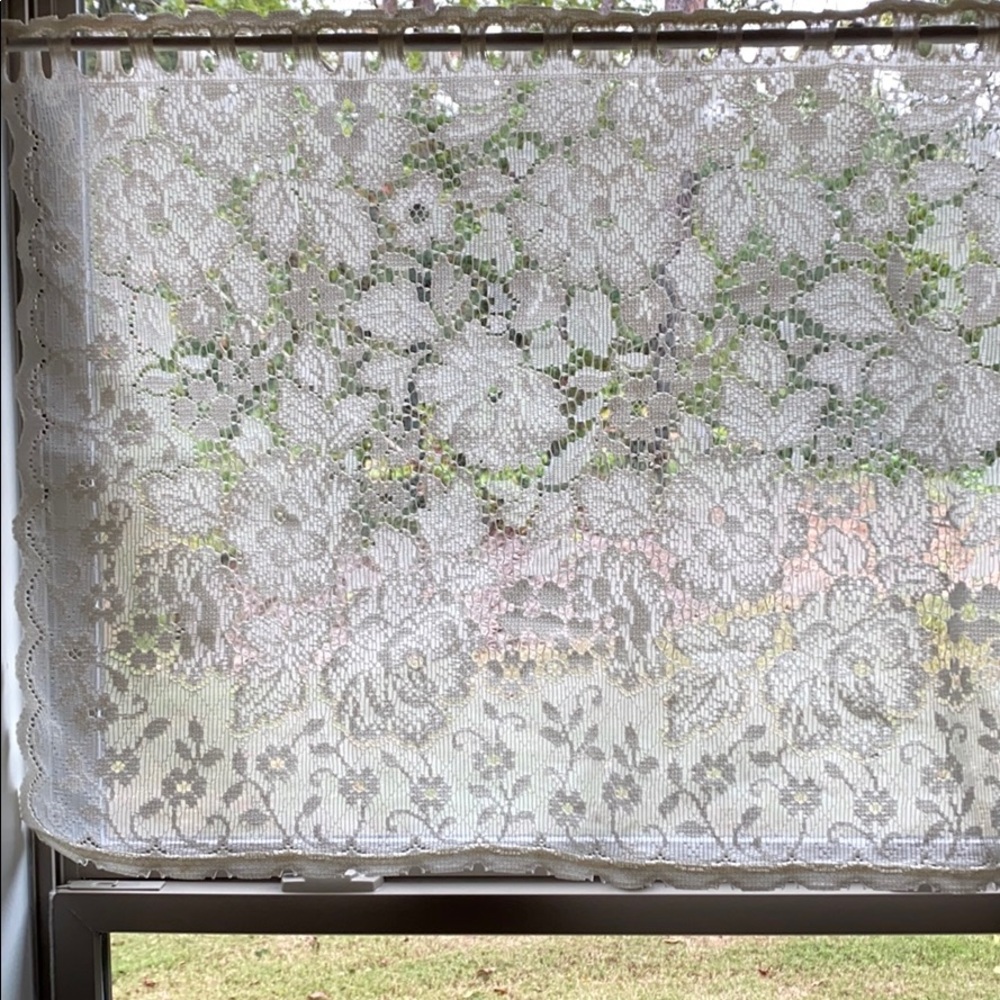 Single panel privacy curtain